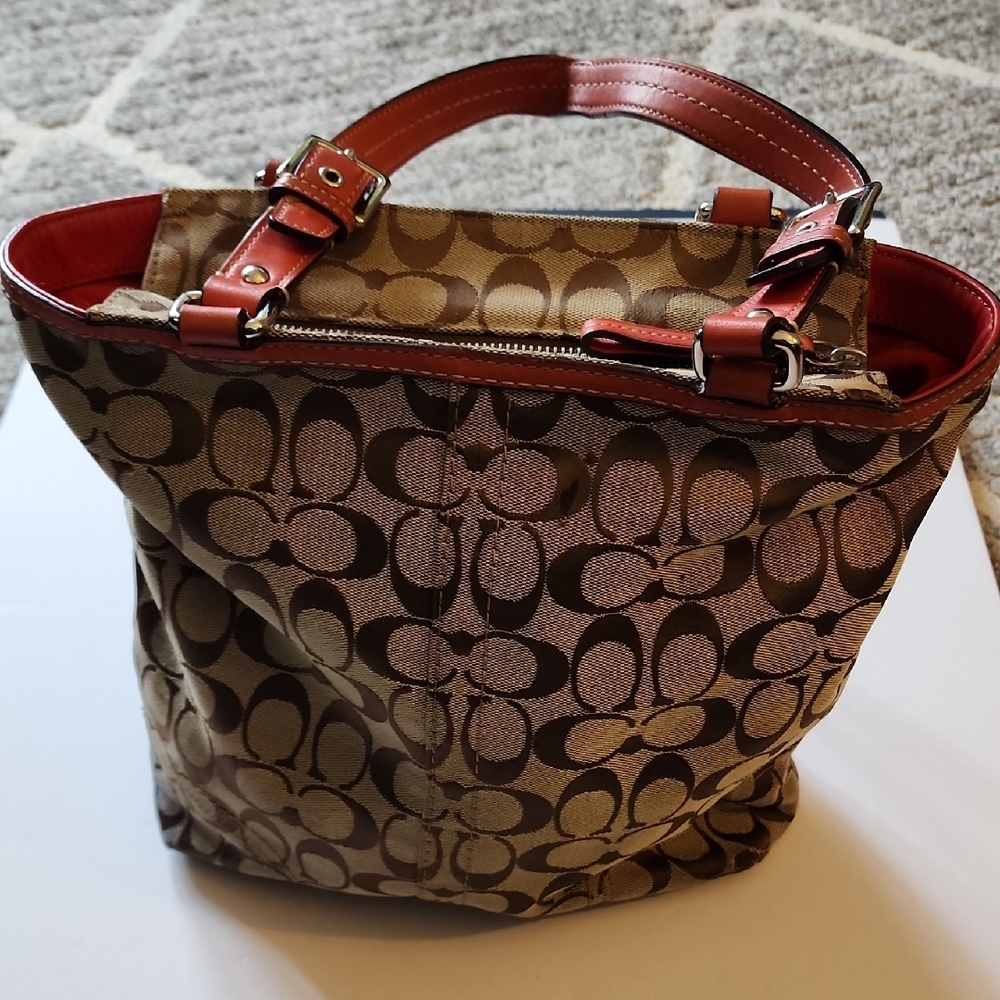 Coach Hampton Signature Tote. PROJECT BAG - Picture 5 of 16